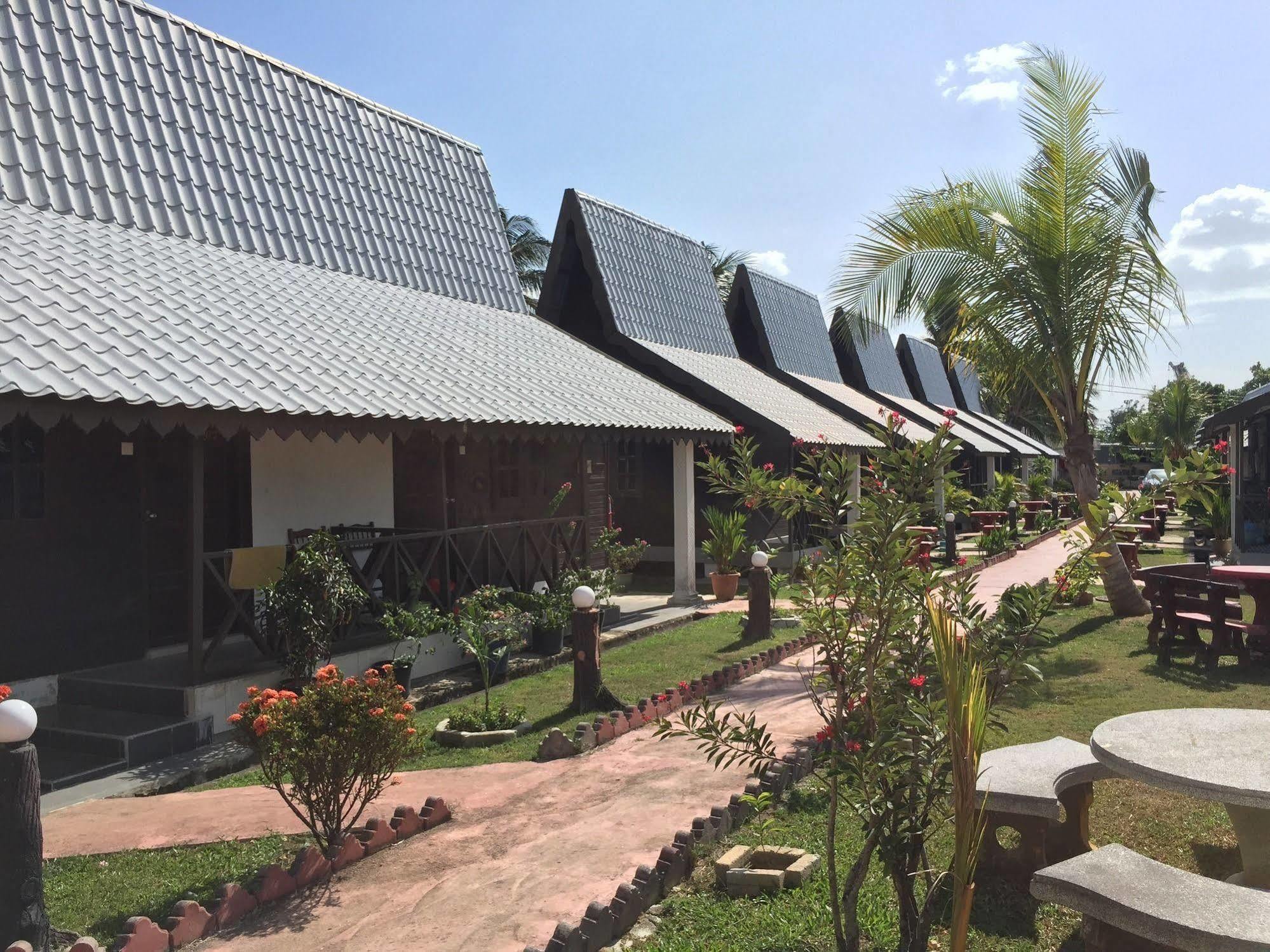 Rasa Senang Villa -Islam Guest Only Pantai Cenang  Dış mekan fotoğraf